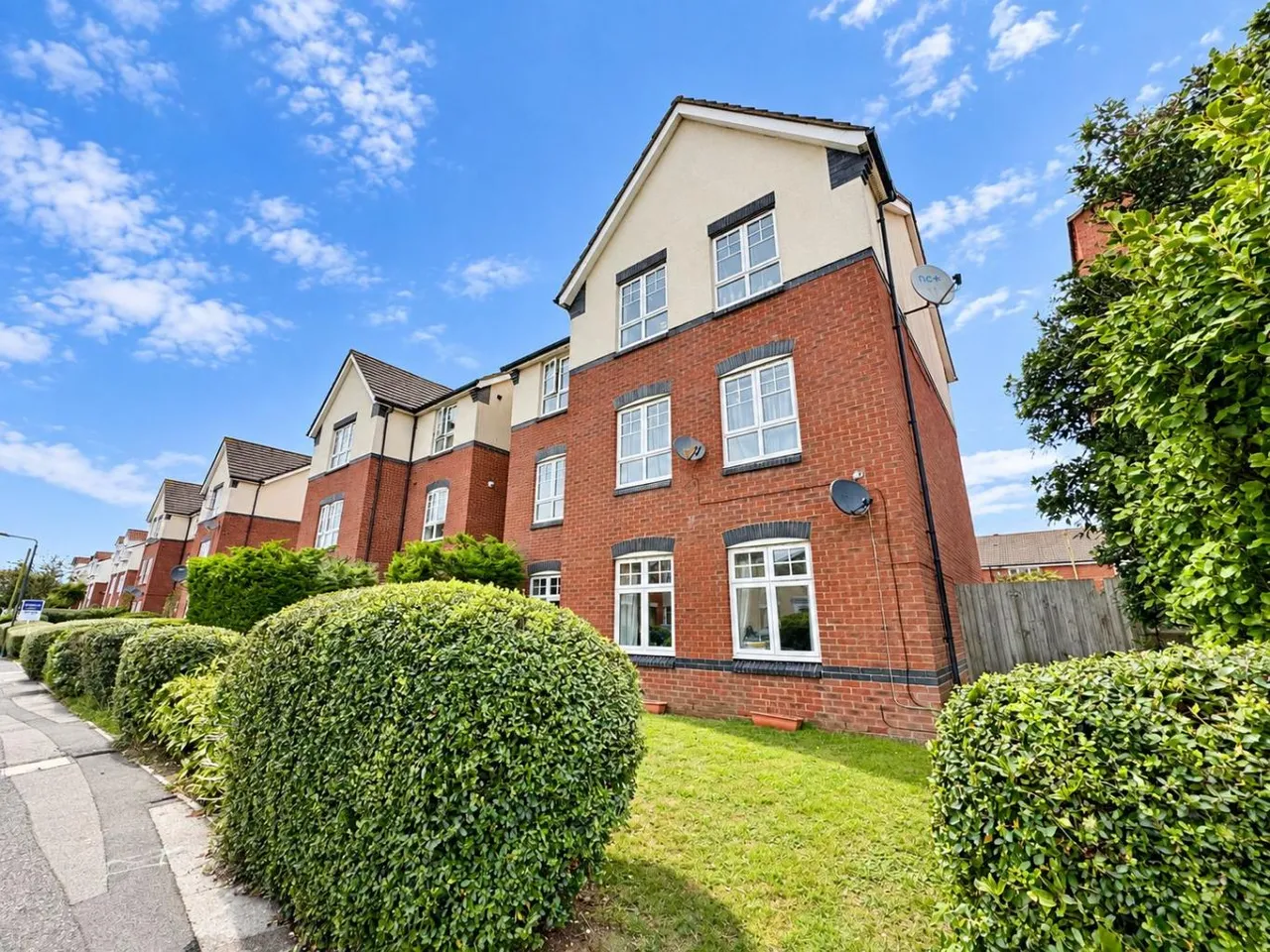 Malmesbury Park Road, BH8, photo 3