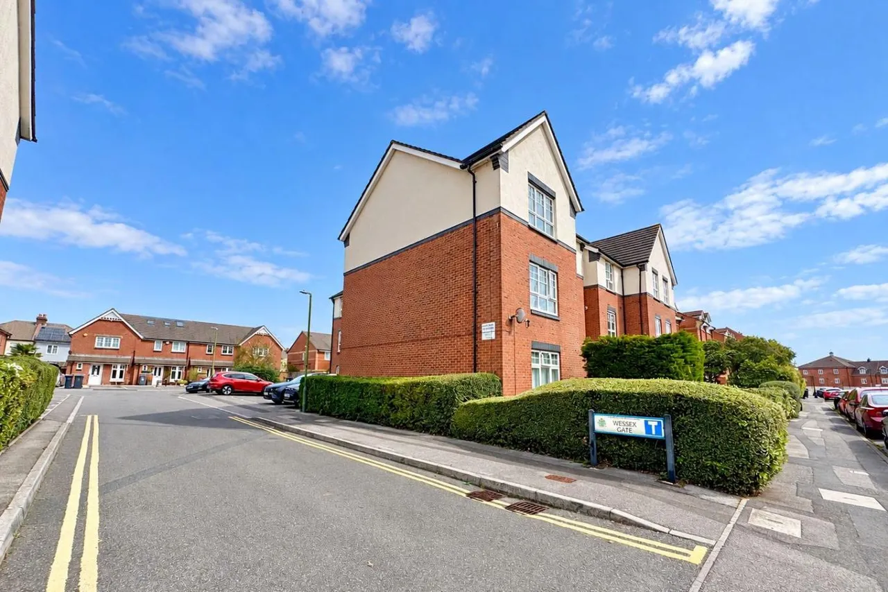 Malmesbury Park Road, BH8, photo 14