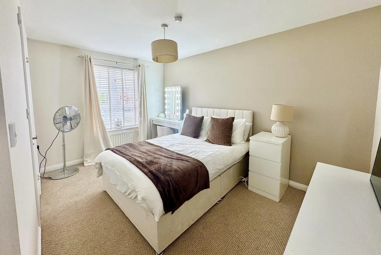 Malmesbury Park Road, BH8, photo 2