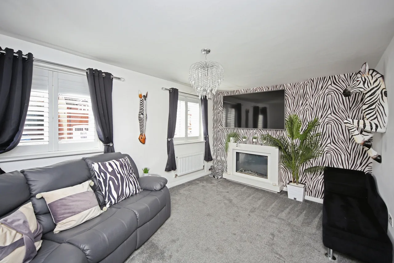 Quayle Court, Kidderminster, DY11, photo 2