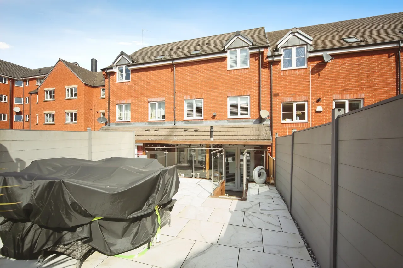 3 bed house for sale, Quayle Court, Kidderminster, DY11