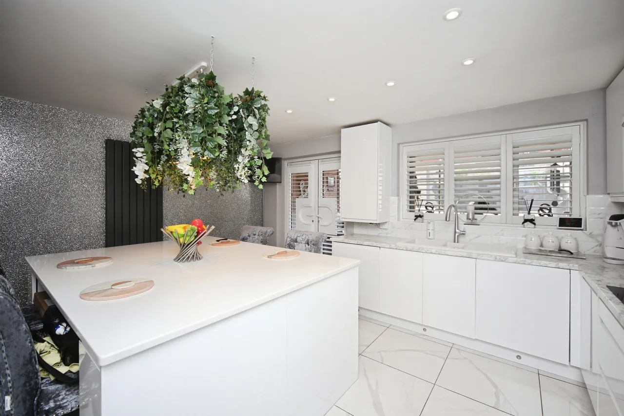 Quayle Court, Kidderminster, DY11, photo 4