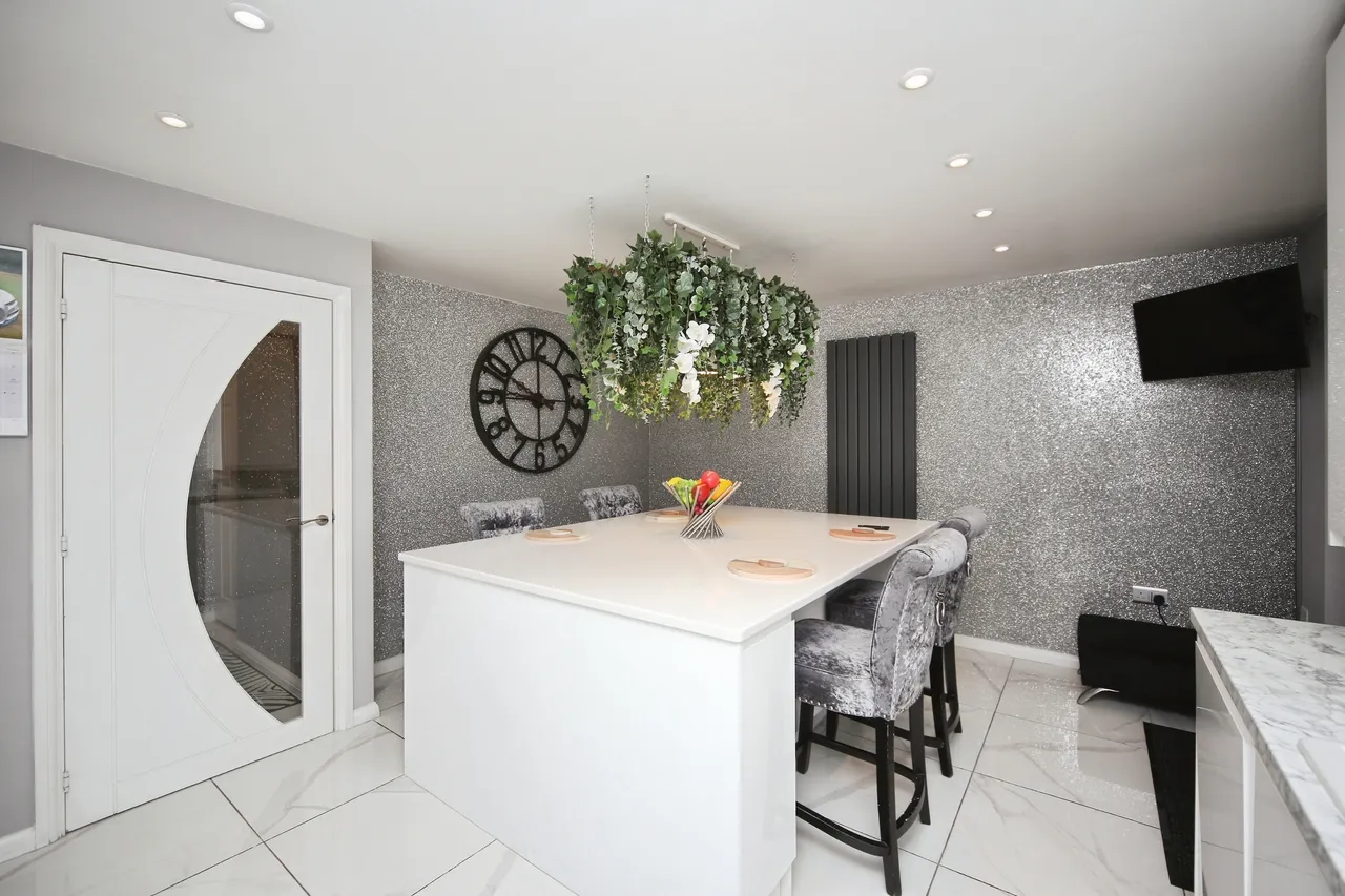 Quayle Court, Kidderminster, DY11, photo 6
