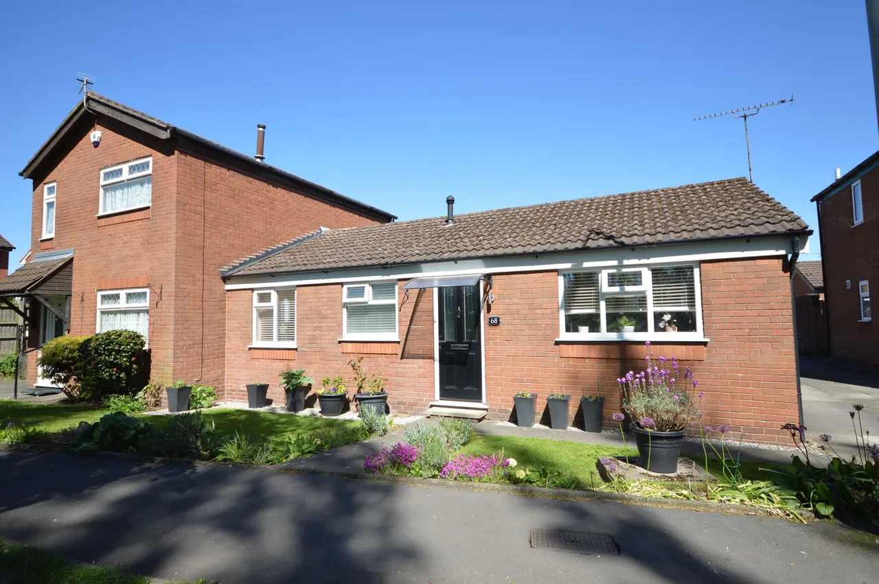 2 bed house for sale, Mill Lane, Stockport