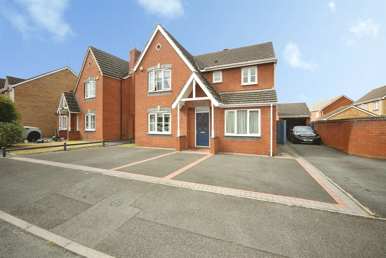 4 bed house for sale — Alder Avenue, Kidderminster