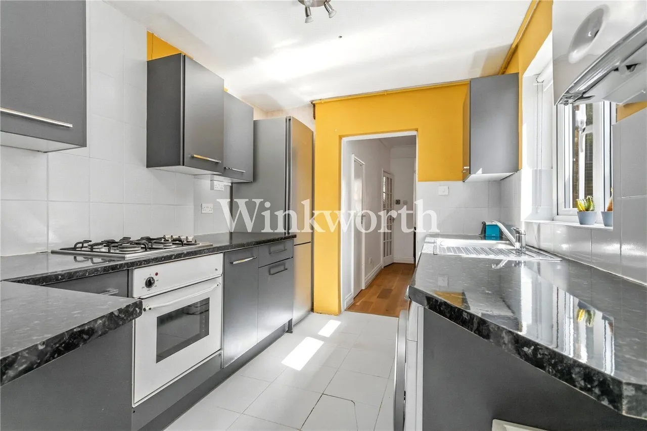 Waltheof Avenue, London, N17, photo 7