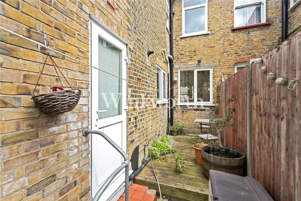 Waltheof Avenue, London, N17, photo 21