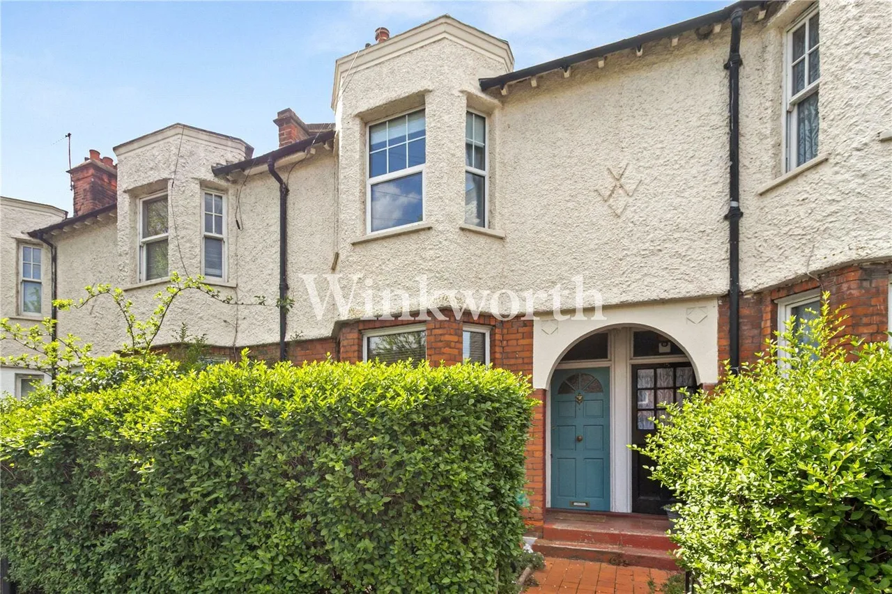 3 bed house to rent, Waltheof Avenue, London, N17