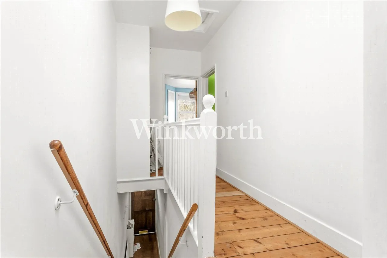 Waltheof Avenue, London, N17, photo 19