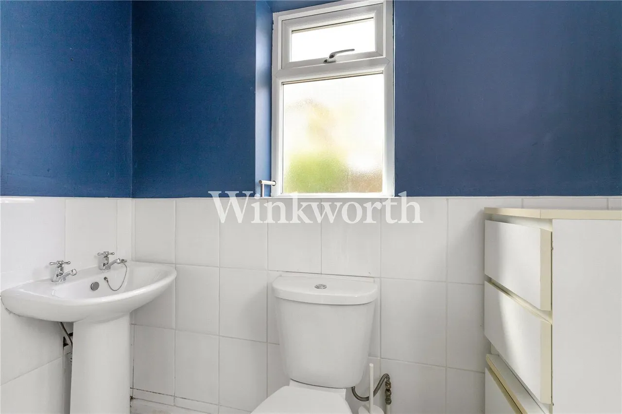 Waltheof Avenue, London, N17, photo 15