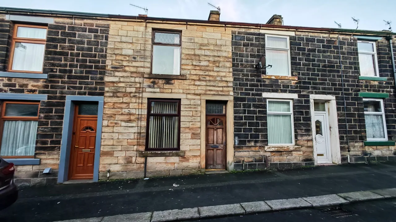 2 bed house for sale — St Marys Street, Nelson, BB9