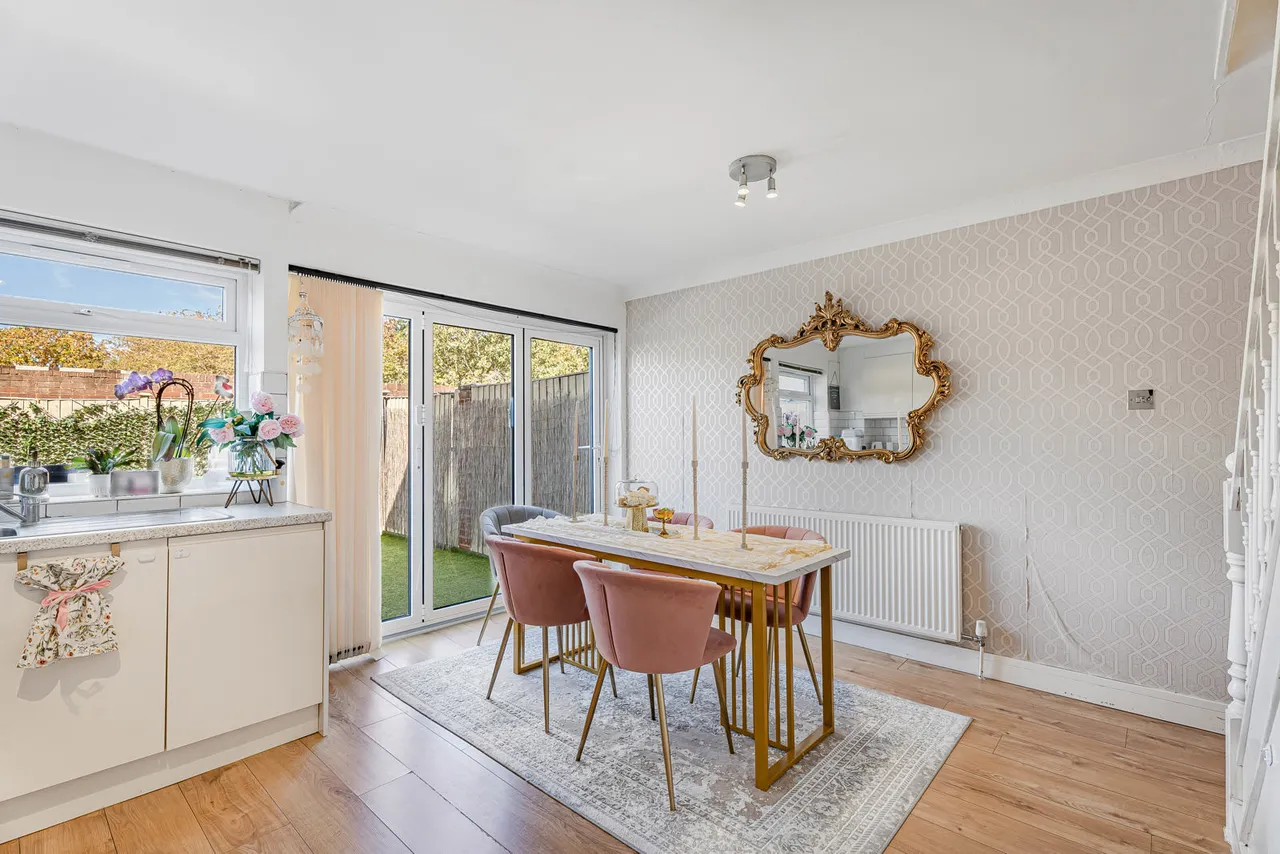 Falcon Way, Sunbury-on-Thames, TW16, photo 9