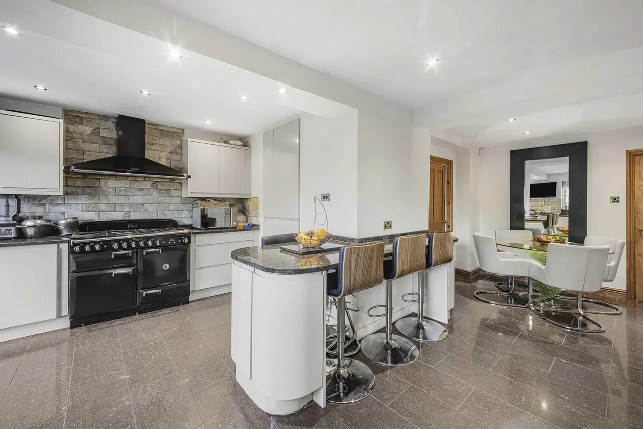 Warburton Close, Altrincham, photo 3