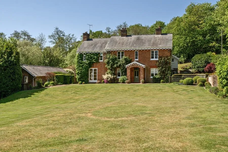4 bed house to rent — Virginia Water, GU25 4LB