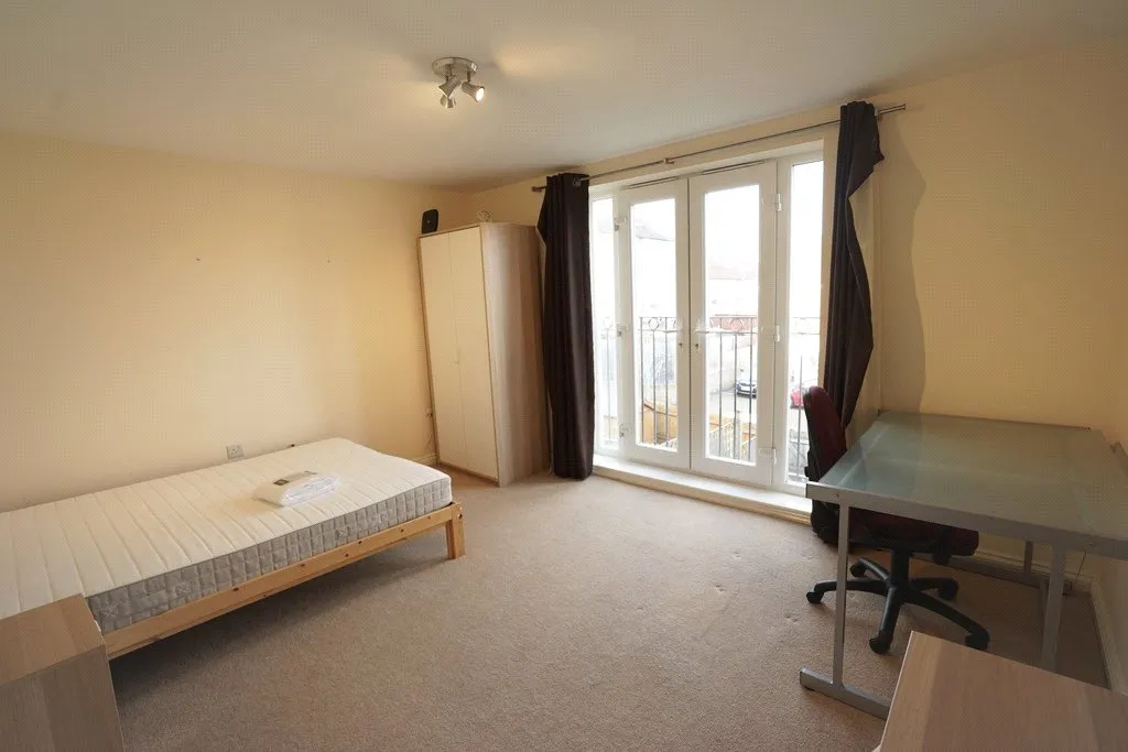 Long Down Avenue, Bristol, Gloucestershire, BS16, photo 4