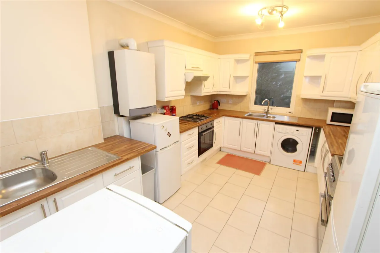 Twyford Avenue, London, W3, photo 2