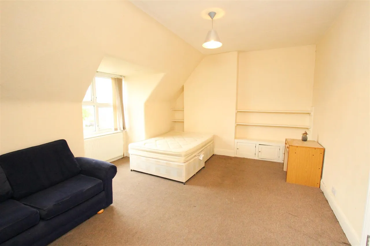 Twyford Avenue, London, W3, photo 3