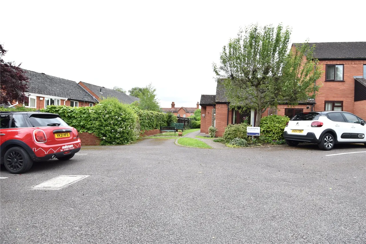 St. Georges Crescent, Droitwich, Worcestershire, WR9 8HJ, photo 14