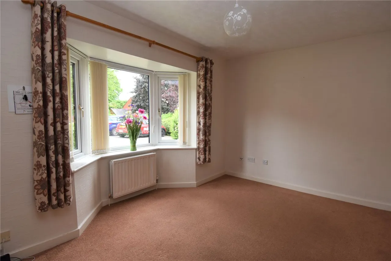 St. Georges Crescent, Droitwich, Worcestershire, WR9 8HJ, photo 4