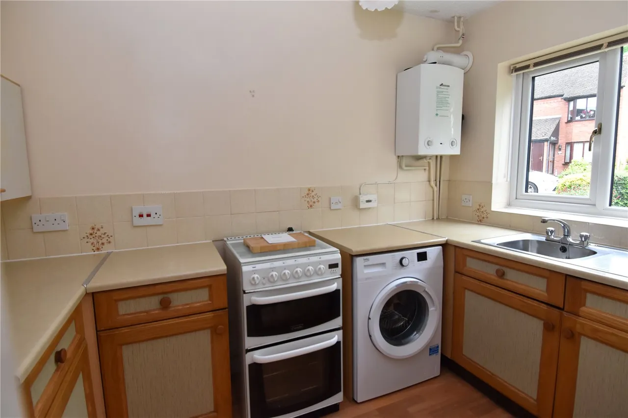 St. Georges Crescent, Droitwich, Worcestershire, WR9 8HJ, photo 5