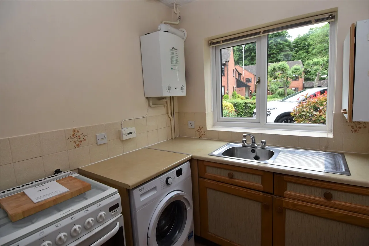 St. Georges Crescent, Droitwich, Worcestershire, WR9 8HJ, photo 6