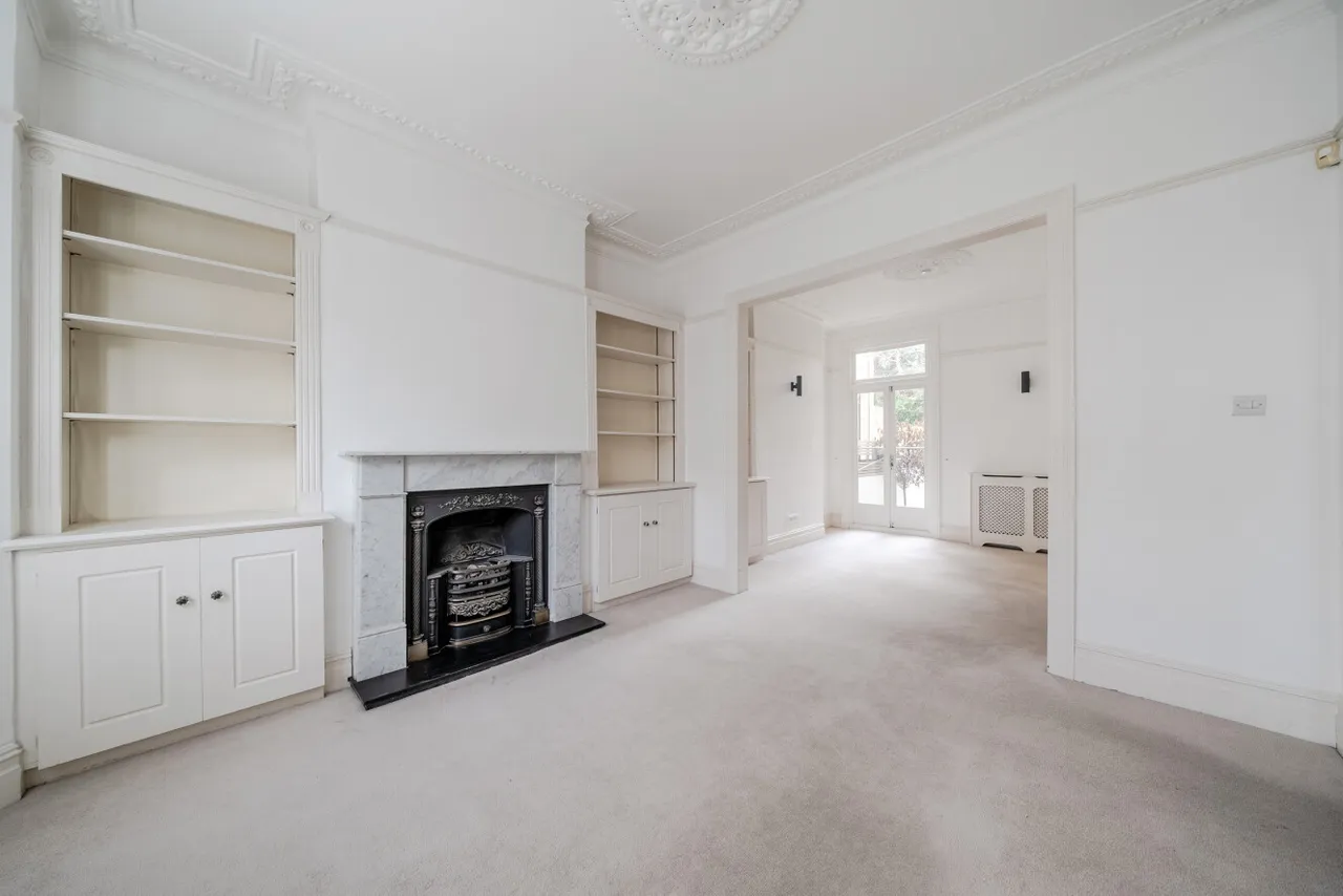 Acris Street, London, SW18, photo 2