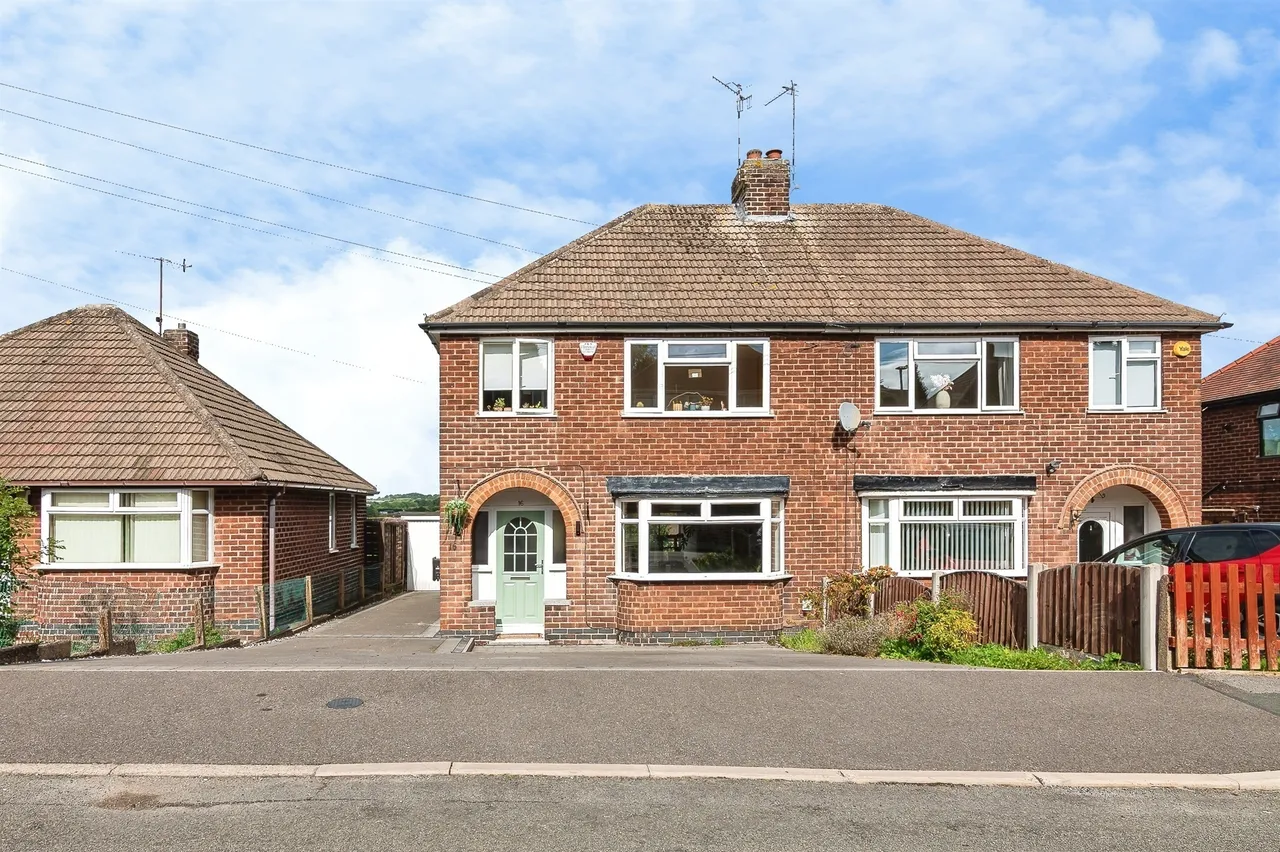 3 bed house for sale, Grange View, Eastwood, NG16