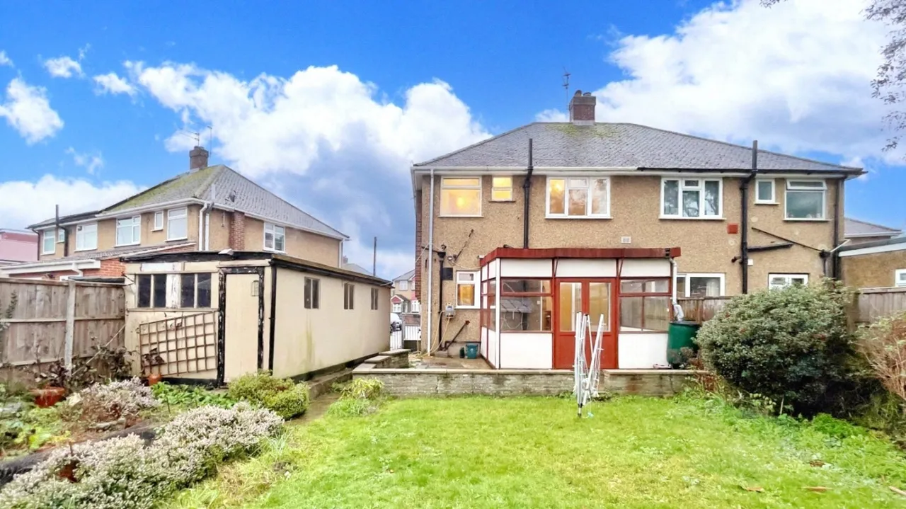 Stanwell Gardens, Stanwell, TW19, photo 21