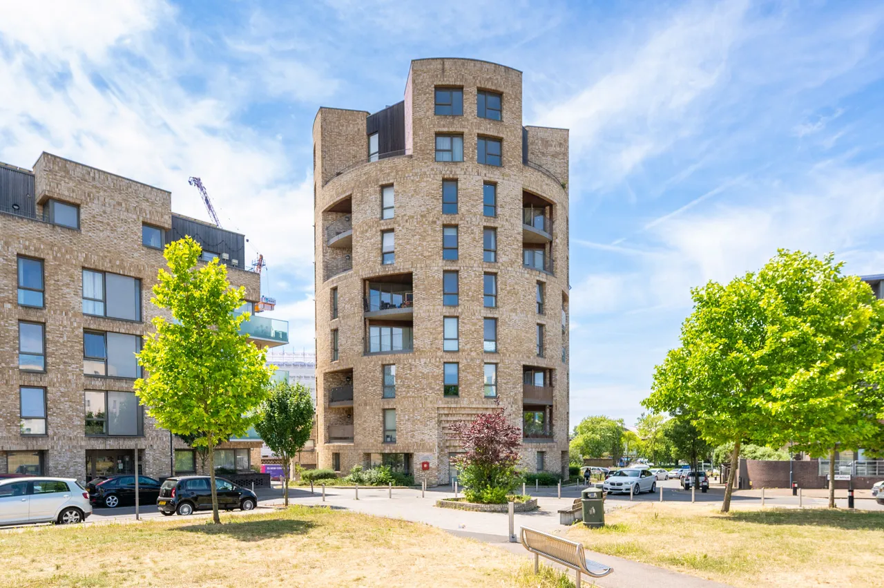 London, NW10, photo 2