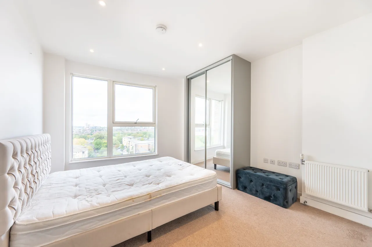 London, NW10, photo 6