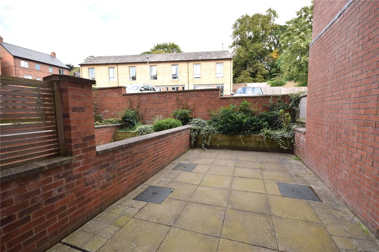 Victoria Gardens, Hyde Park, LS6, photo 4