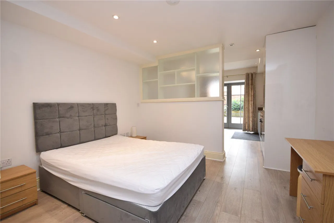 Victoria Gardens, Hyde Park, LS6, photo 5