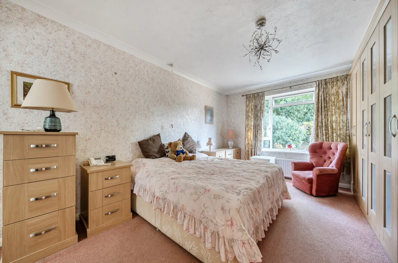Portesbery Road, Camberley, Surrey, GU15 3TF, photo 7