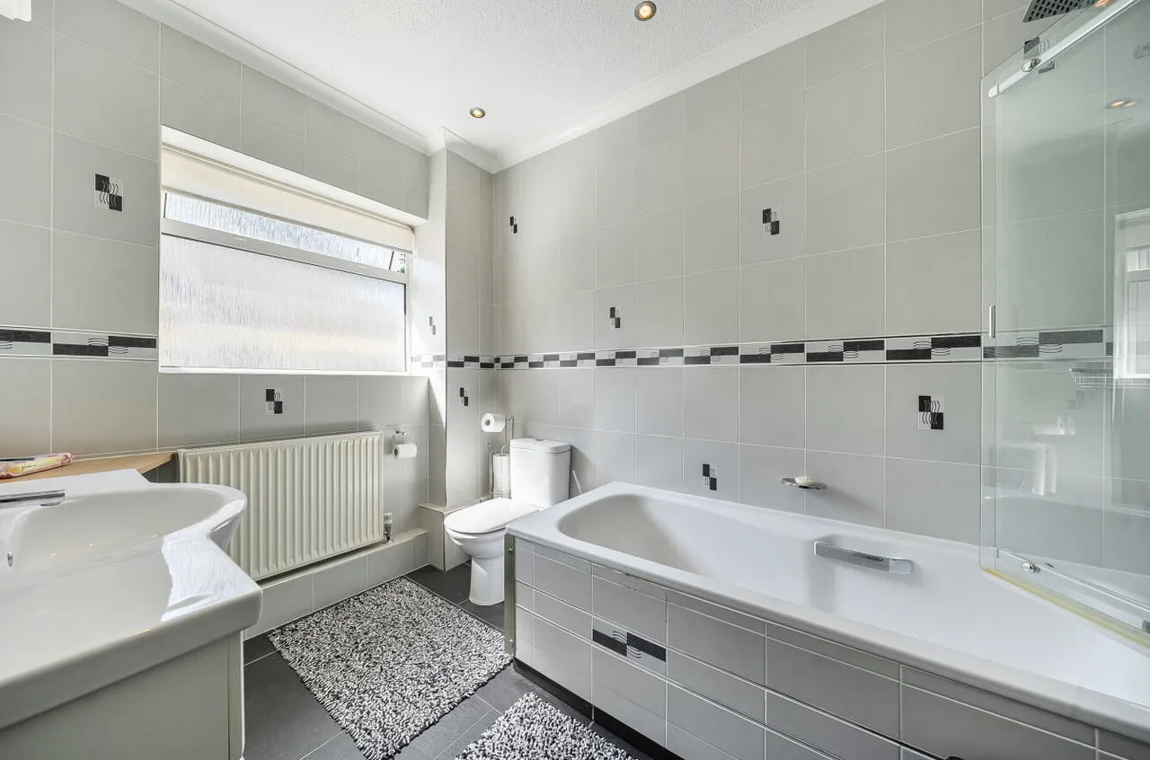 Portesbery Road, Camberley, Surrey, GU15 3TF, photo 16
