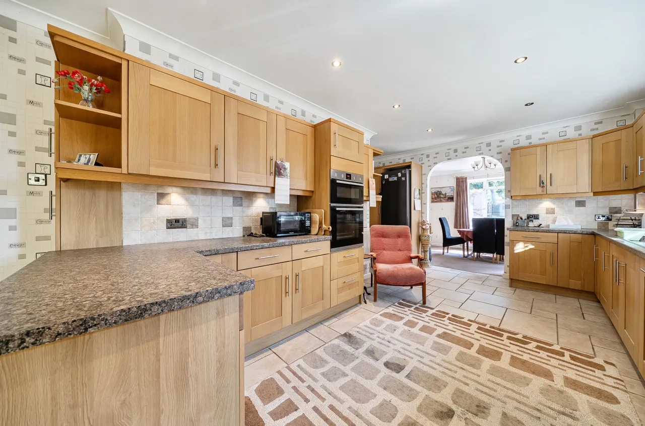Portesbery Road, Camberley, Surrey, GU15 3TF, photo 6