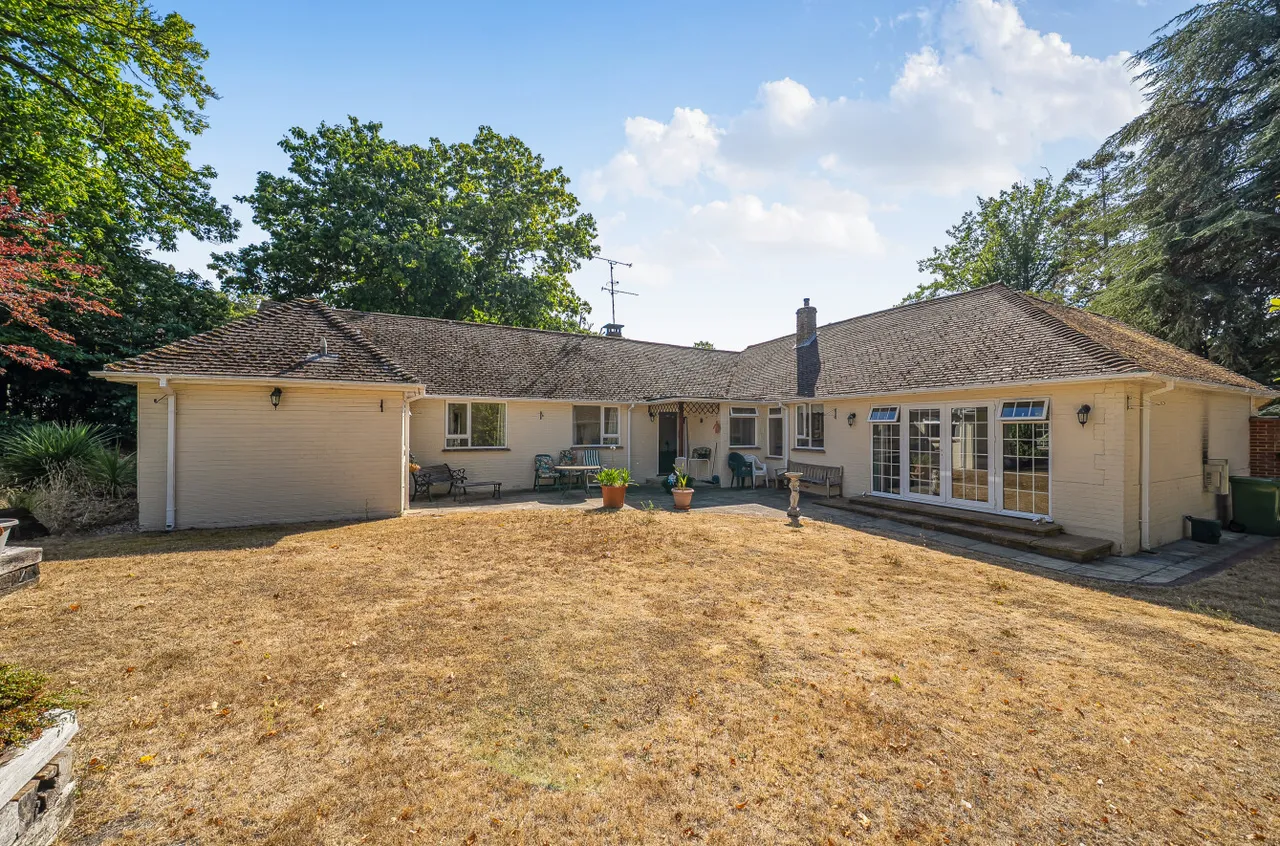 Portesbery Road, Camberley, Surrey, GU15 3TF, photo 4