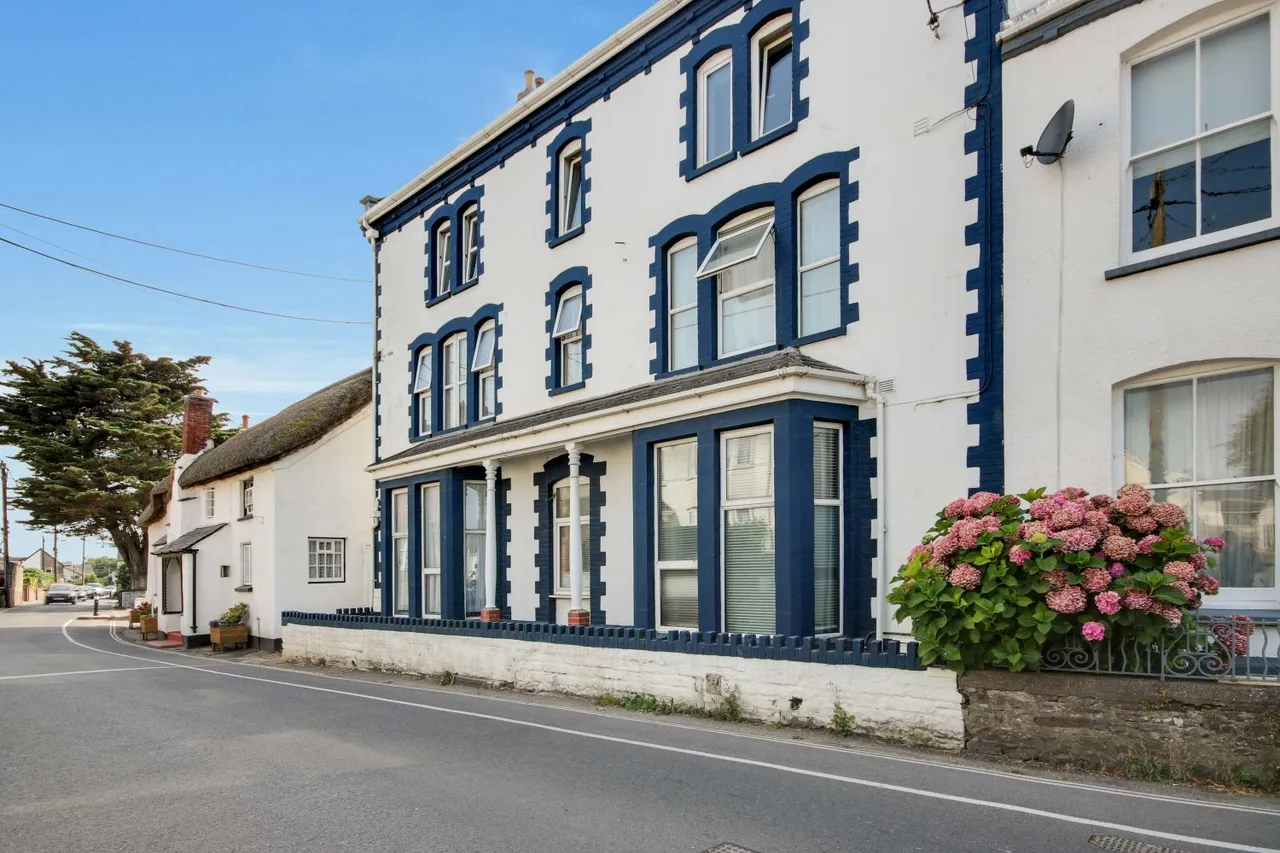 1 bed flat for sale, South Street, Braunton, EX33