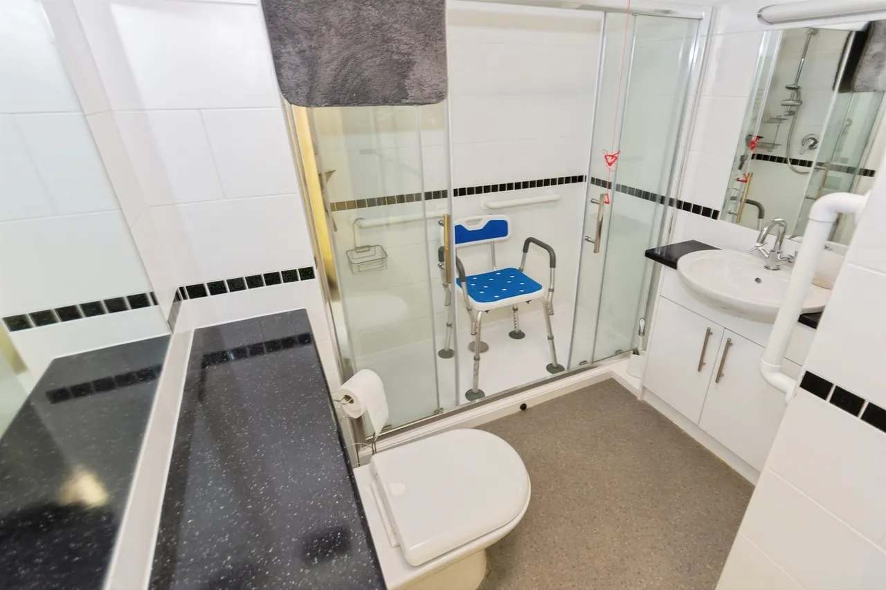 Haslucks Green Road, Shirley, B90, photo 17