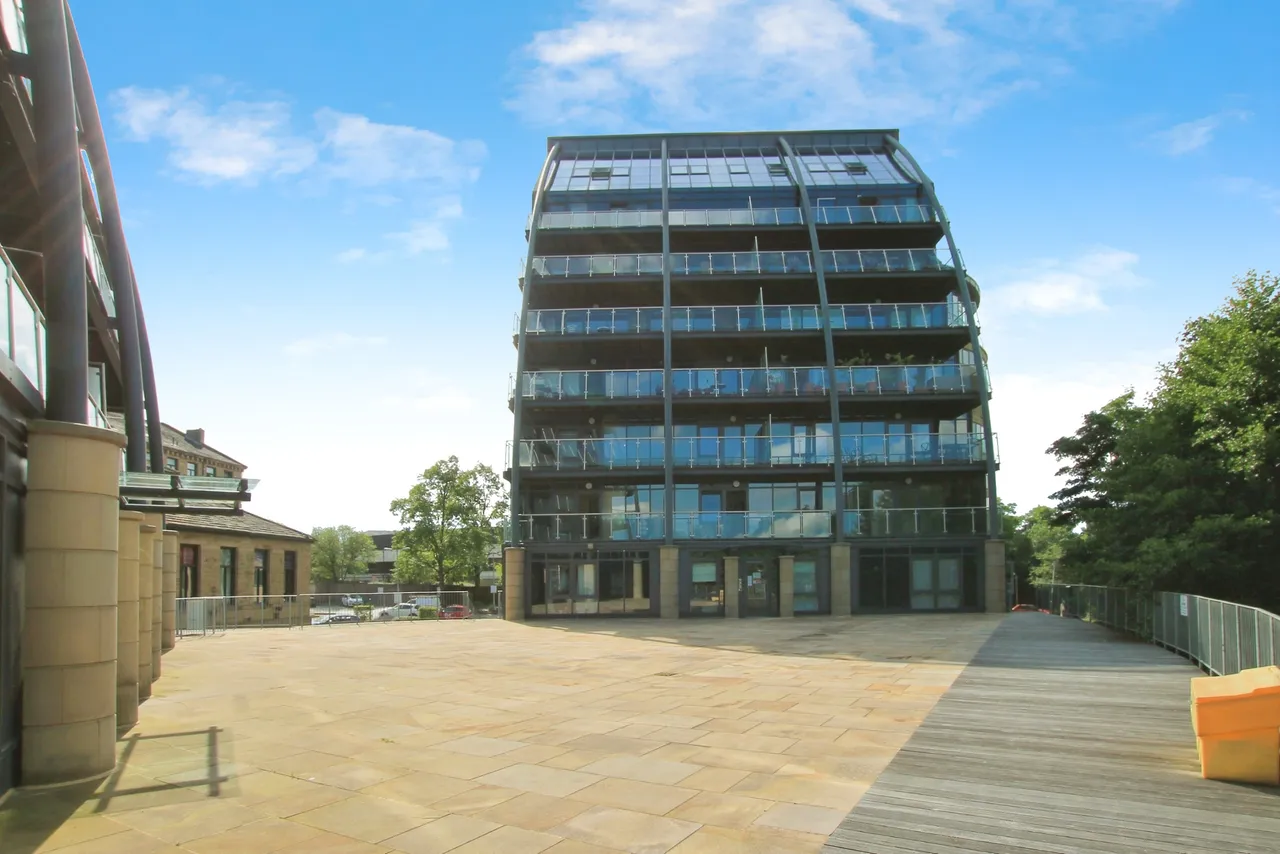 2 bed flat for sale, Victoria Mills, Salts Mill Roa, BD17