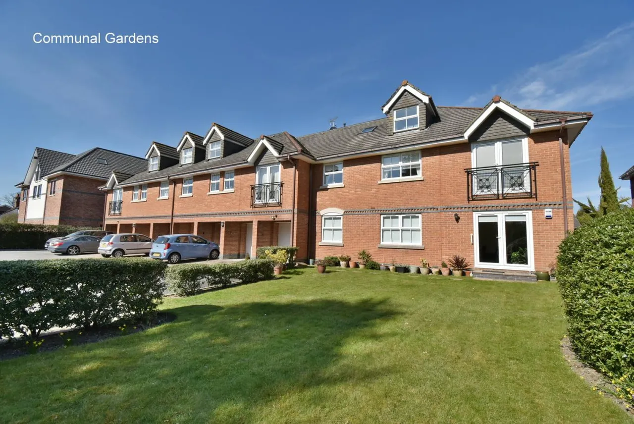 Milbourne Court, BH22, photo 3