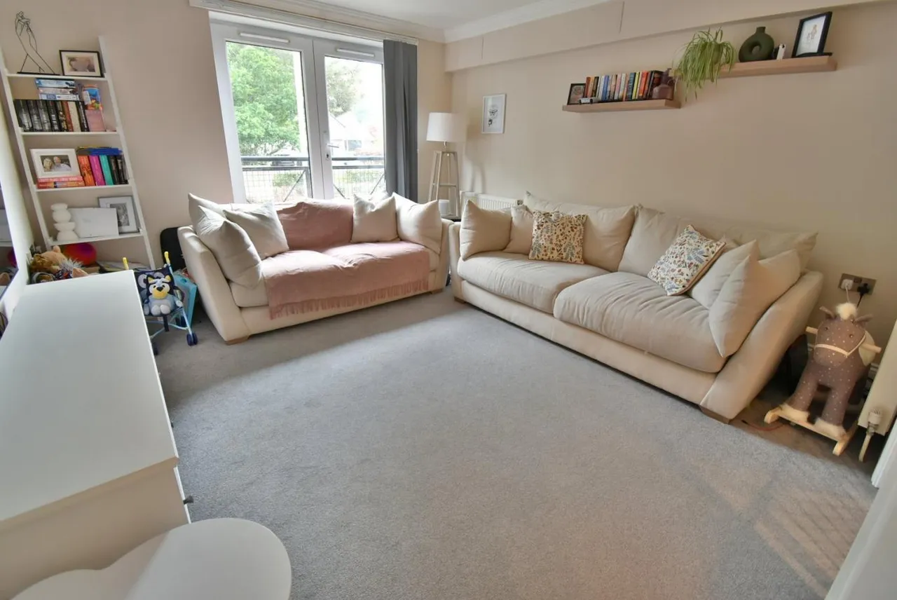 Milbourne Court, BH22, photo 5