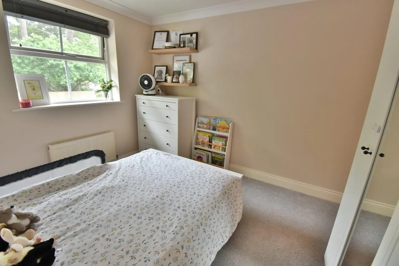 Milbourne Court, BH22, photo 11