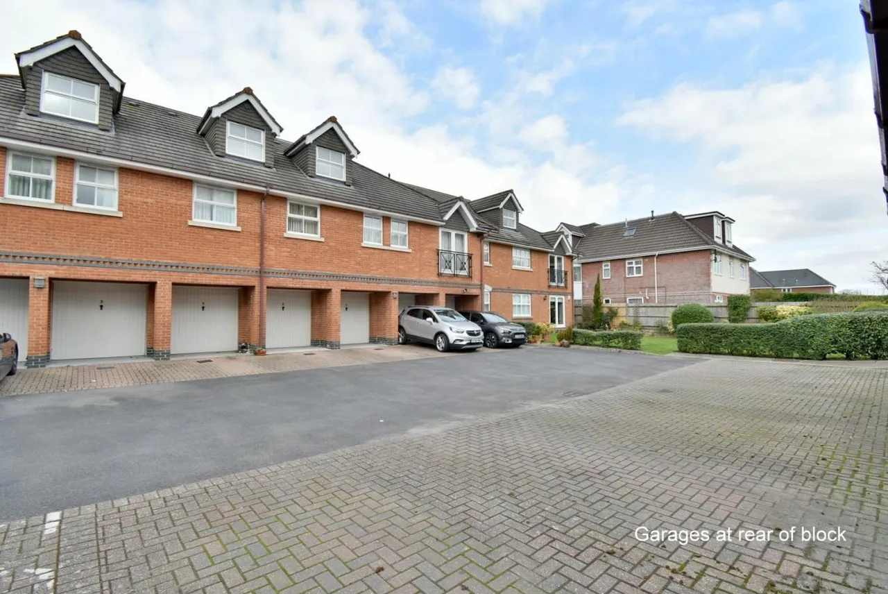 Milbourne Court, BH22, photo 16