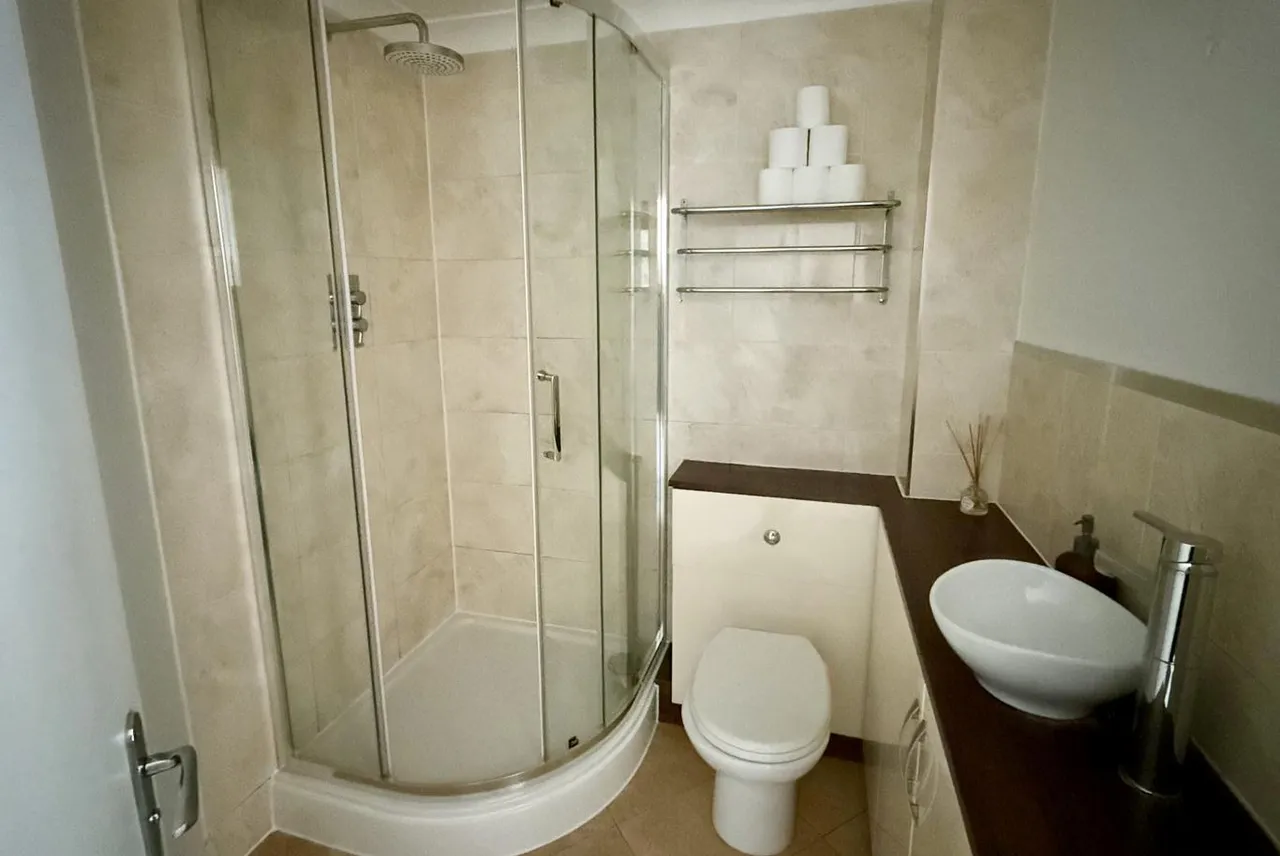 Milbourne Court, BH22, photo 9