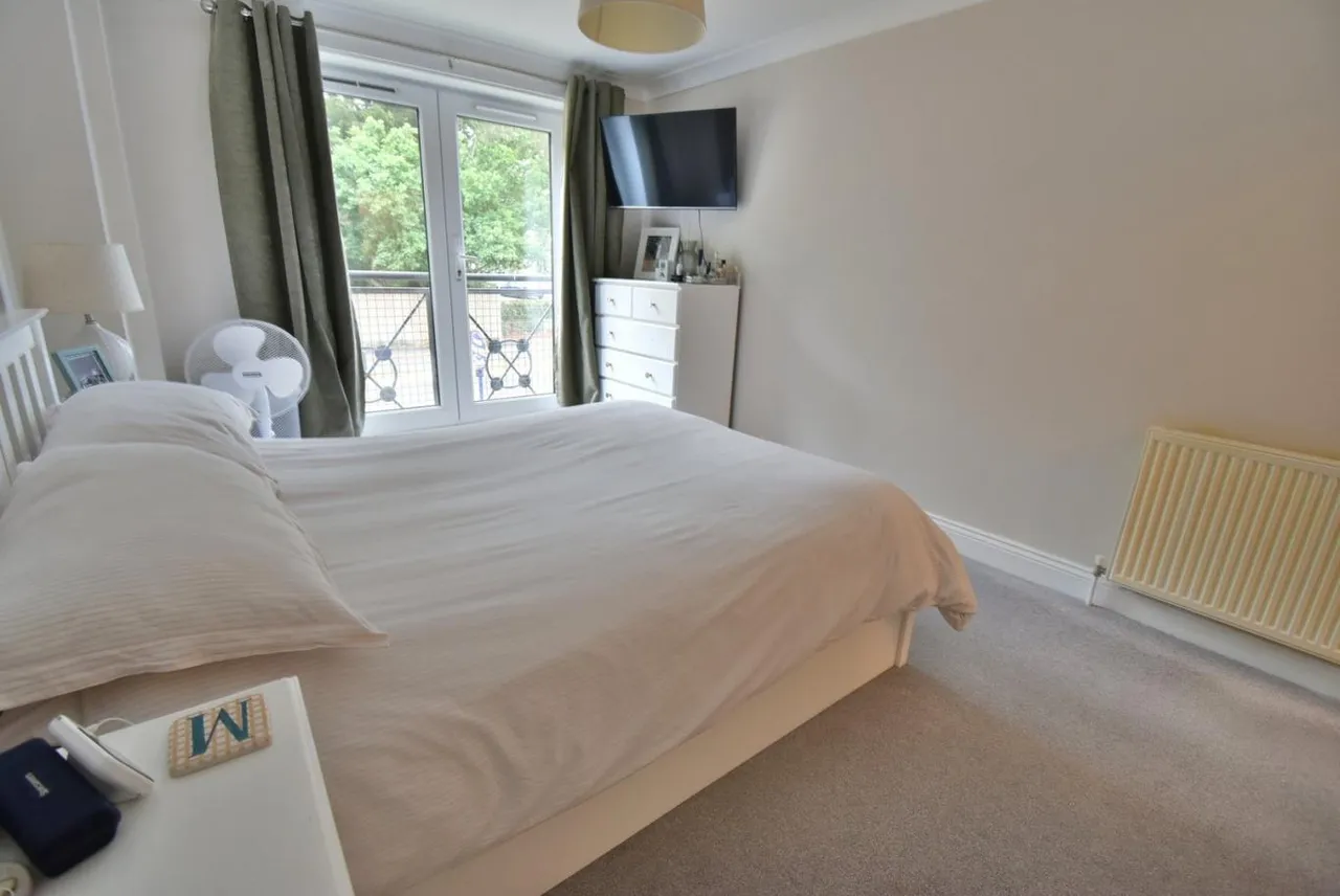 Milbourne Court, BH22, photo 8