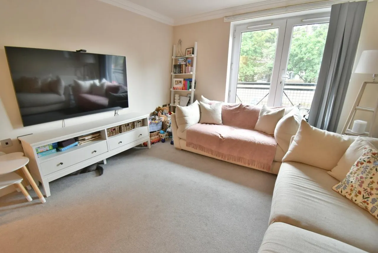 Milbourne Court, BH22, photo 6