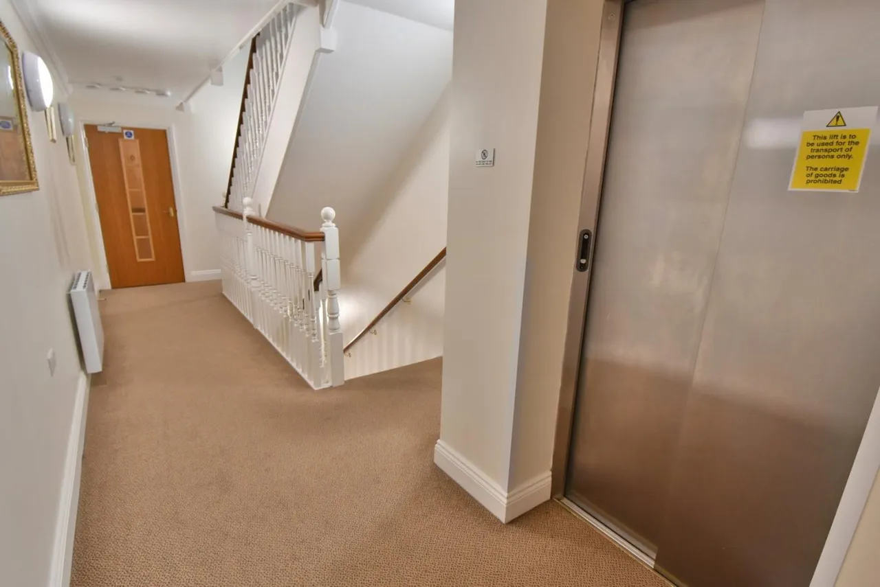 Milbourne Court, BH22, photo 14