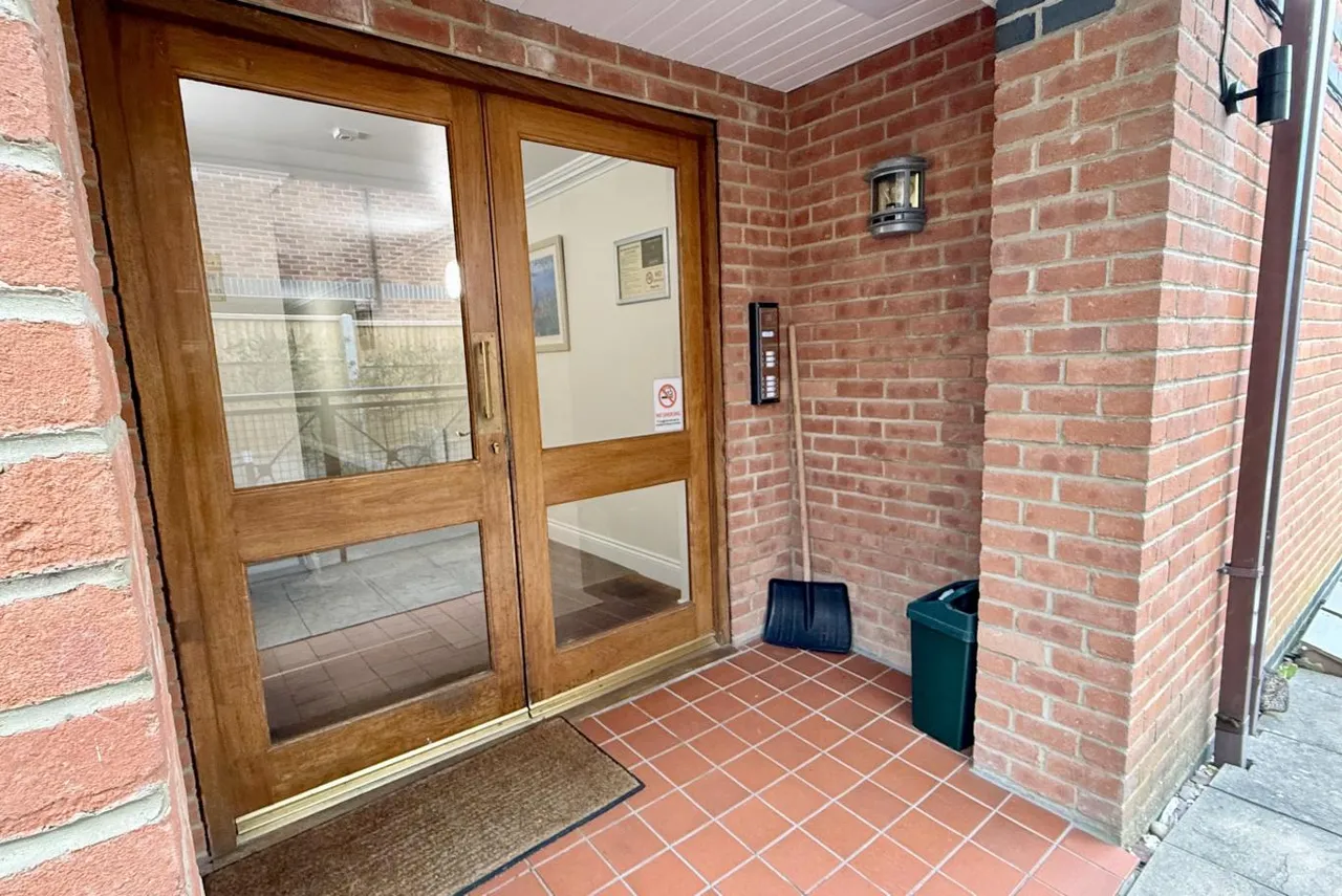 Milbourne Court, BH22, photo 13