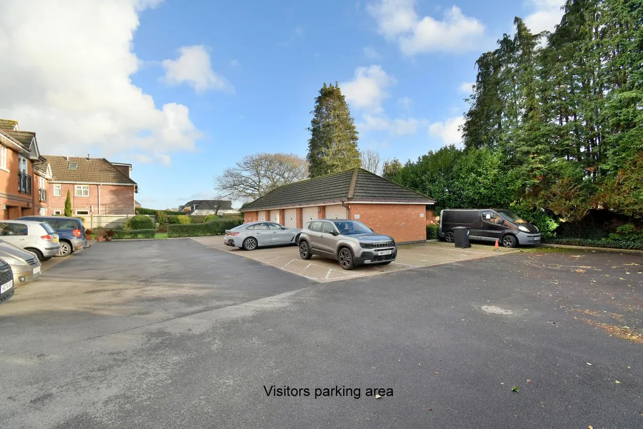 Milbourne Court, BH22, photo 18