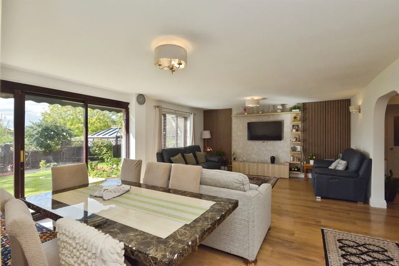 Coleshill Place, Bradwell Common, MK13, photo 18
